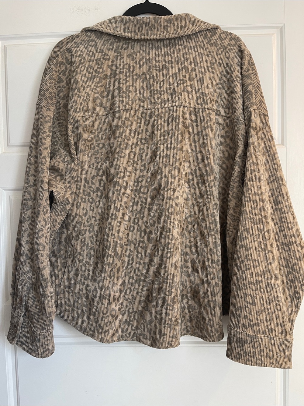 Neutral Leopard Button-Up Shacket - Picture 6 of 7